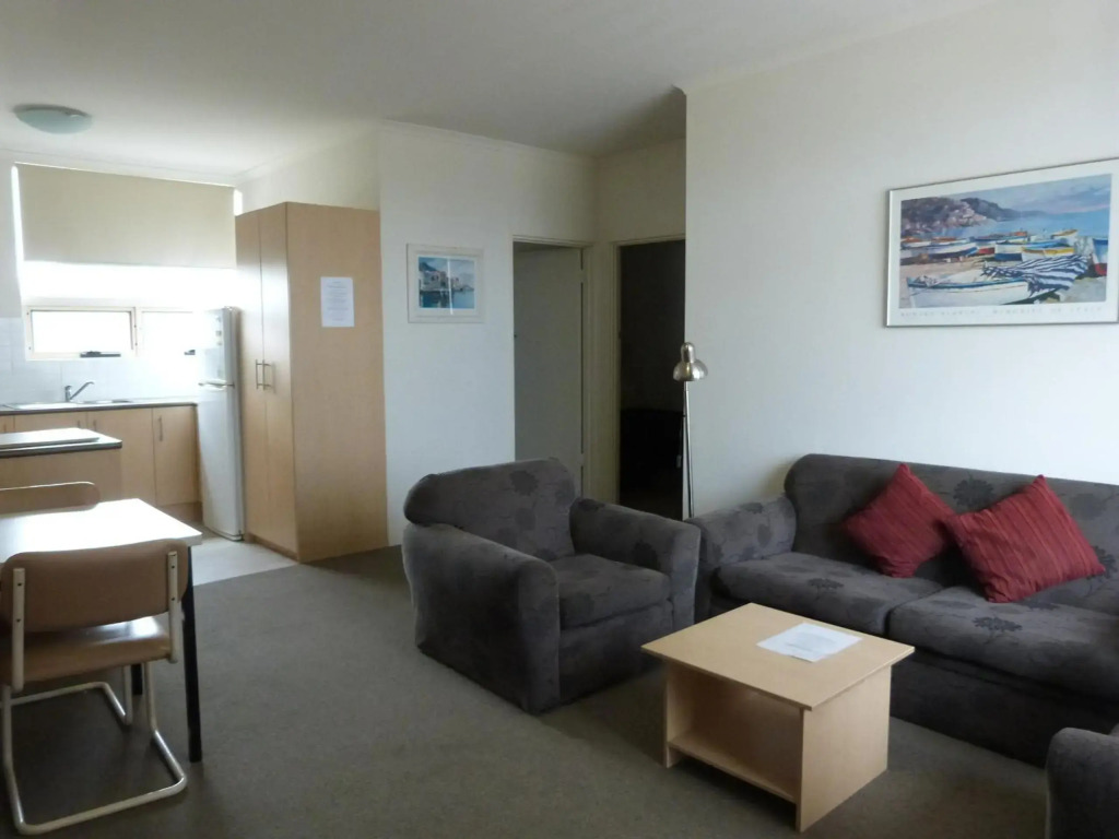 Glenelg Holiday Apartments
