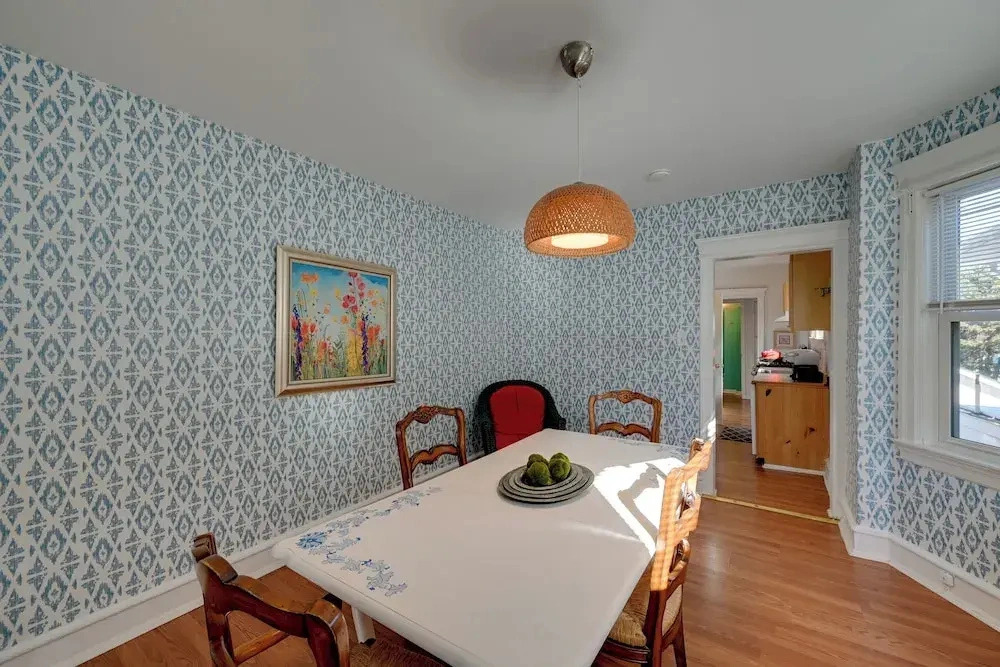 Ventnor City Getaway w/ Yard: 2 Blocks to Beach