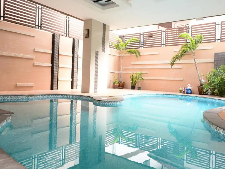 Selina Place Hotel