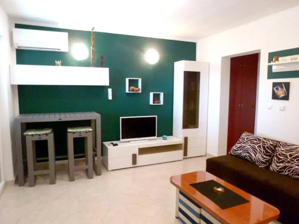 Apartment With one Bedroom in Nin, With Furnished Terrace and Wifi - Near the Beach