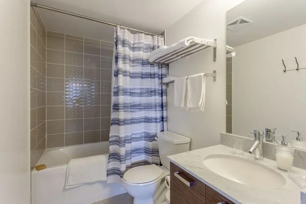 AOC Suites - Luxury Condo - City/CN Tower View