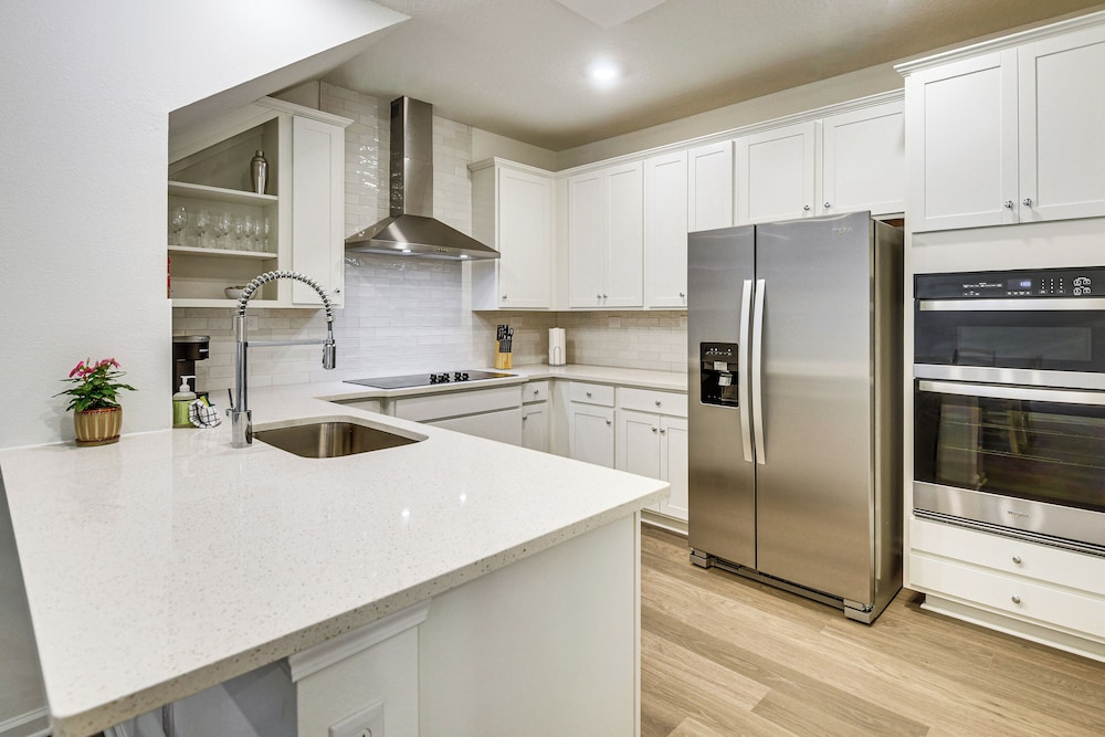 3 Mi to Beach! Family-friendly Palm Coast Getaway