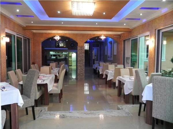 "HOLIDAY" apartments & rooms
