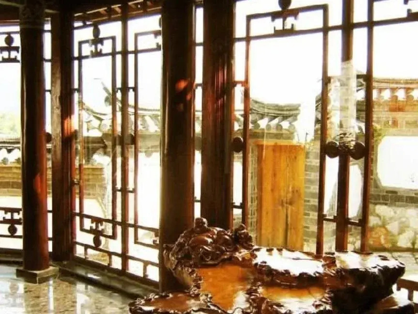 Lijiang Old Town Castle Hotel