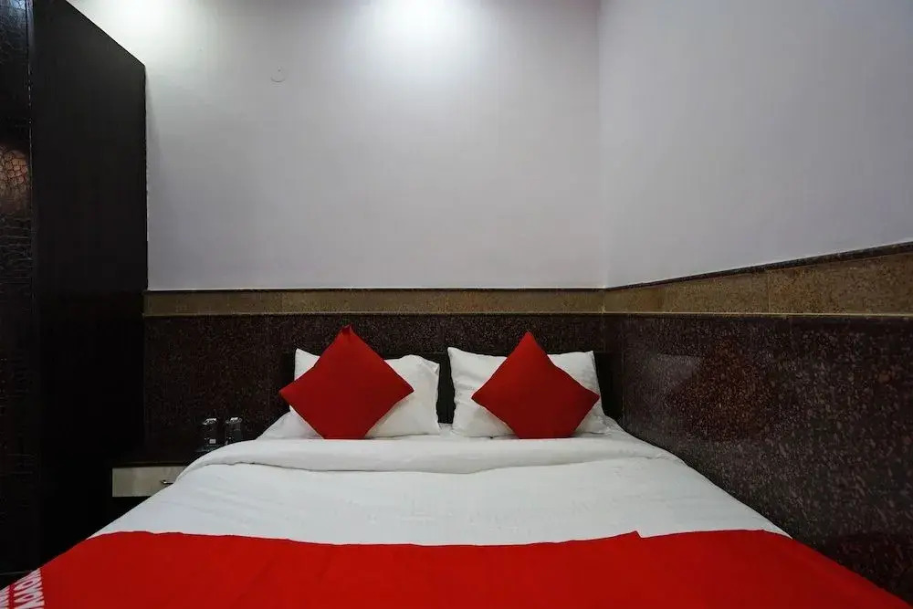 OYO 49019 Aasha Residency