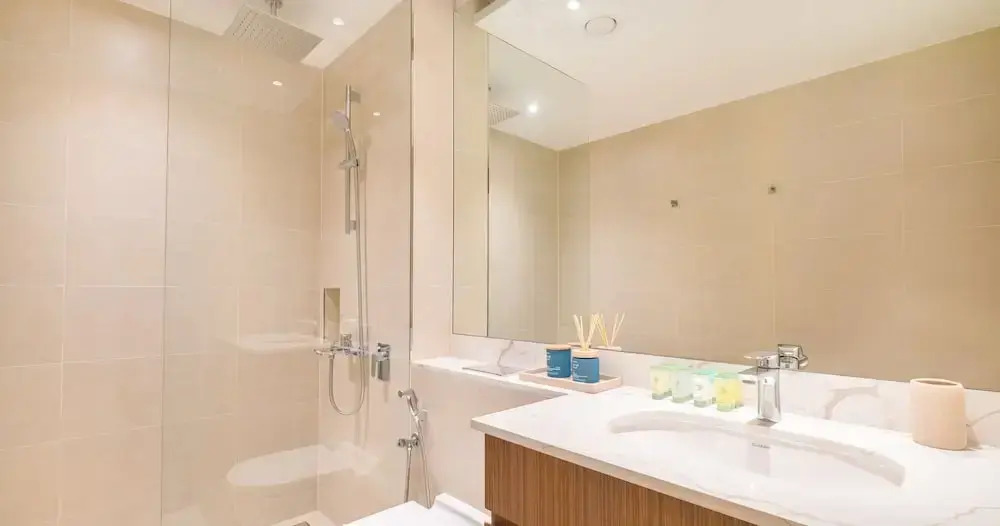 LUX The La Mer Luxury Burj View Suite 3