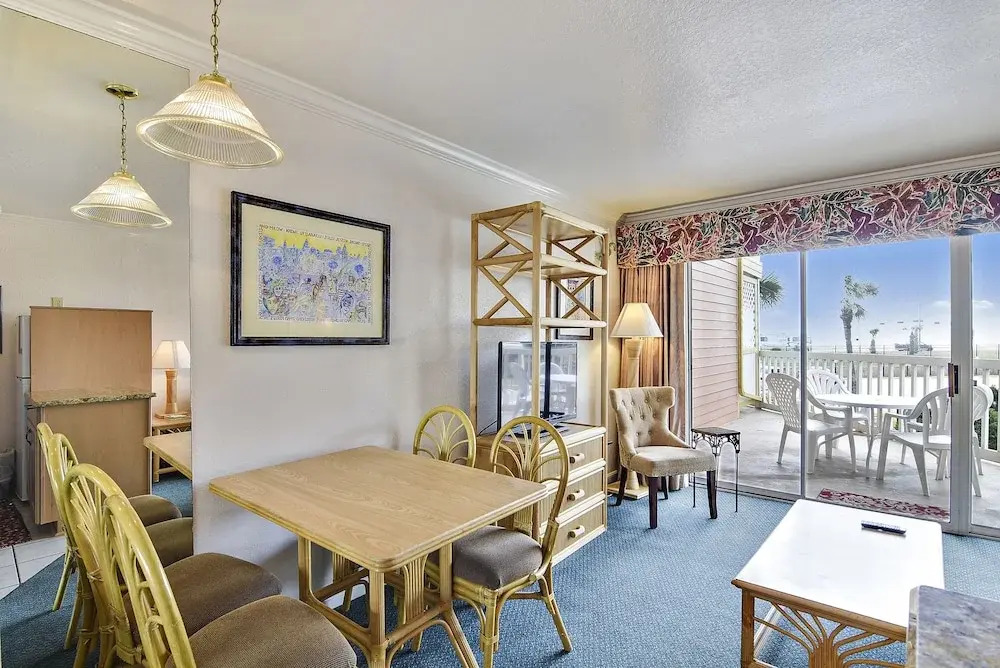 Victorian 6105-Morty's Place