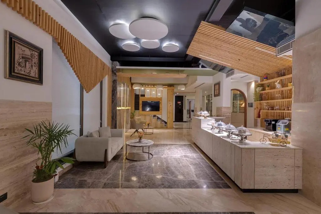 Hays AIR By Ahuja Residences - Golf Course Ext Road & Sector 51
