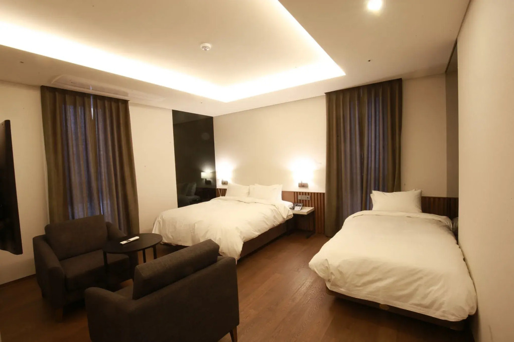 Hotel East9