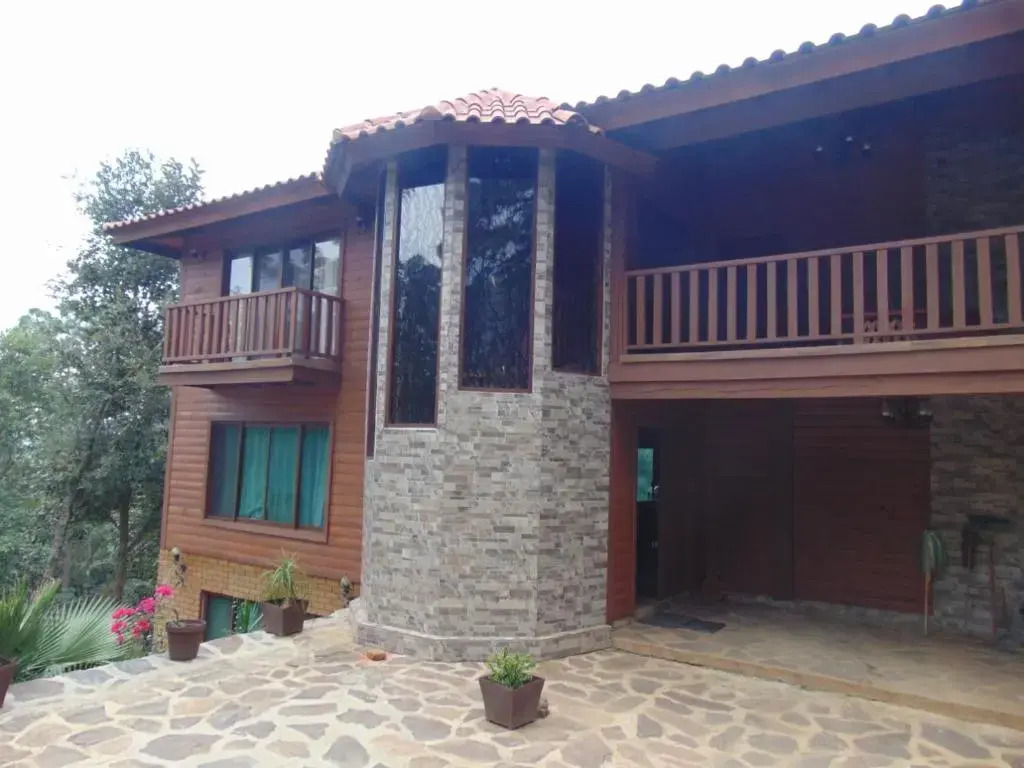 Cabaña dentro del Bosque para 24 Personas