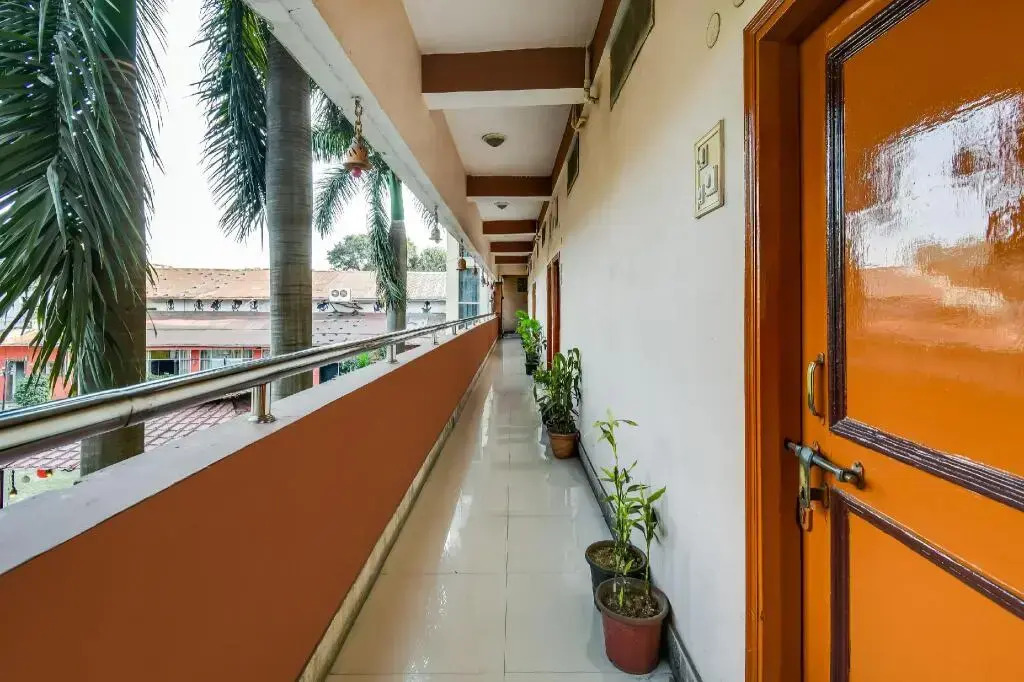 Hotel Ashirwad by OYO Rooms