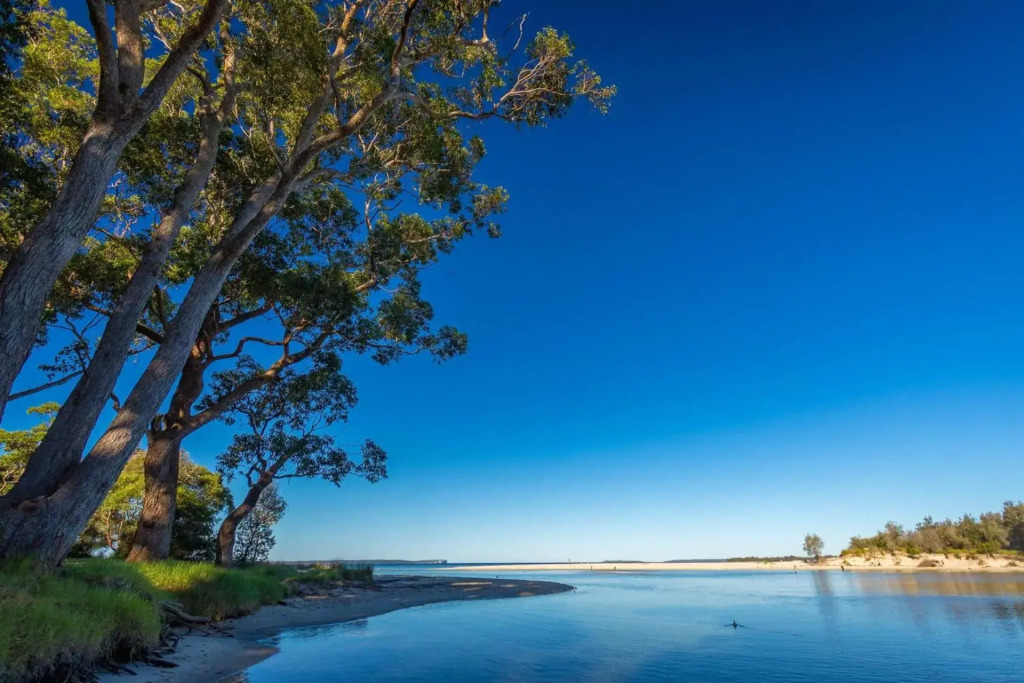 Water View A Luxury Pet Friendly Home Overlooking Moona Moona Creek