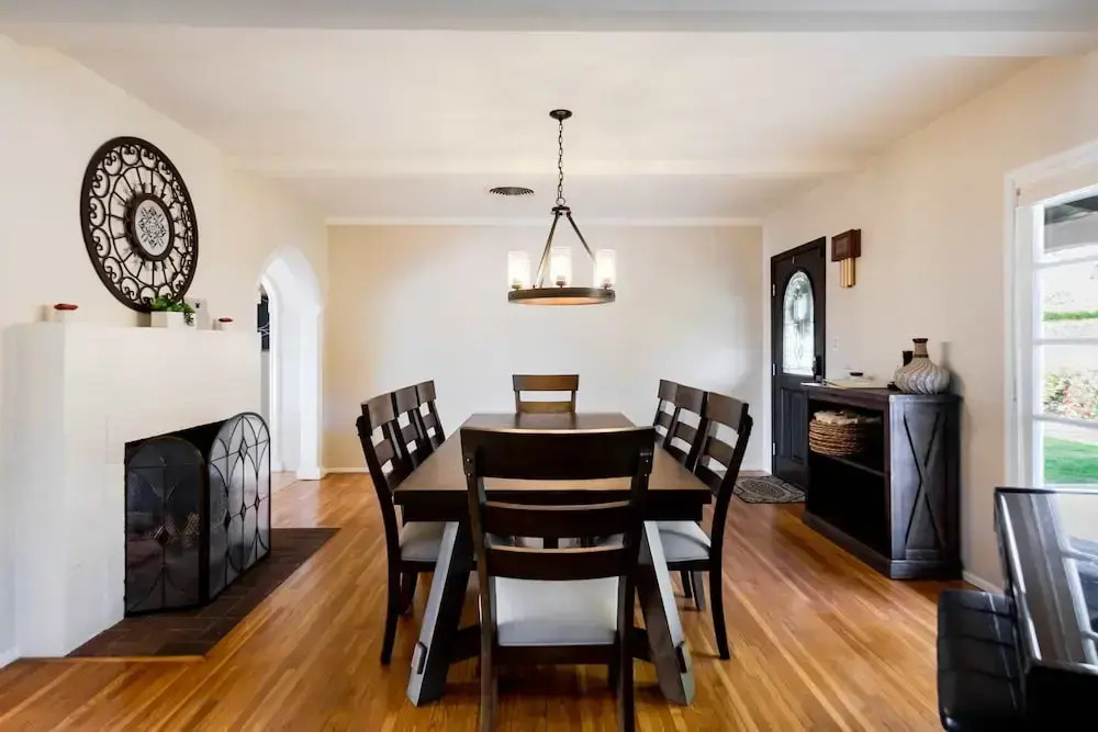 Movie Colony Oasis - Peaceful Walk to Downtown