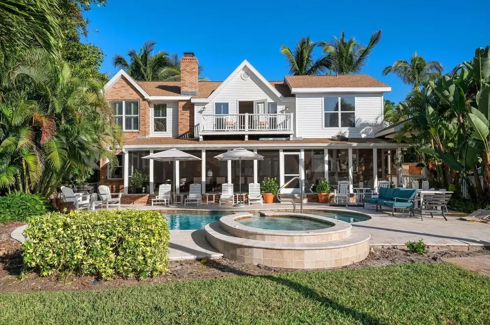 Palma Sola Bay House 5 Bedroom Home by RedAwning
