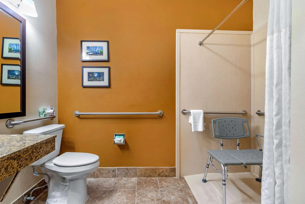 Quality Suites Addison-Dallas