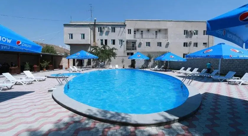 White House Hotel