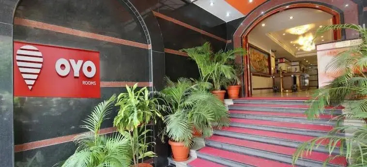 OYO 4452 Hotel Pigeon International