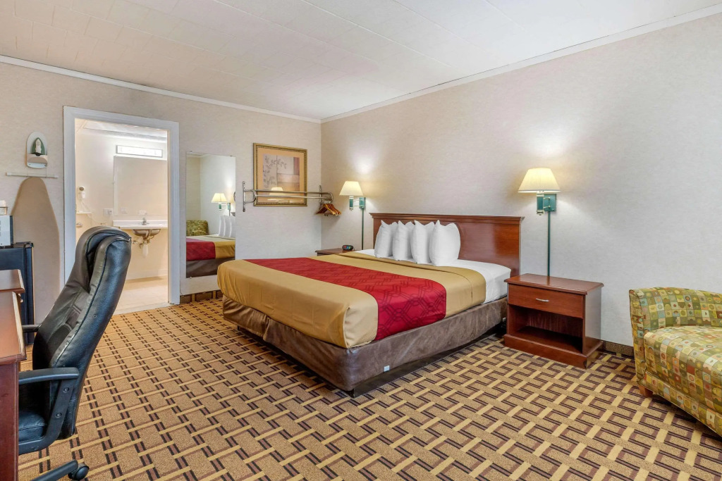Econo Lodge Mystic