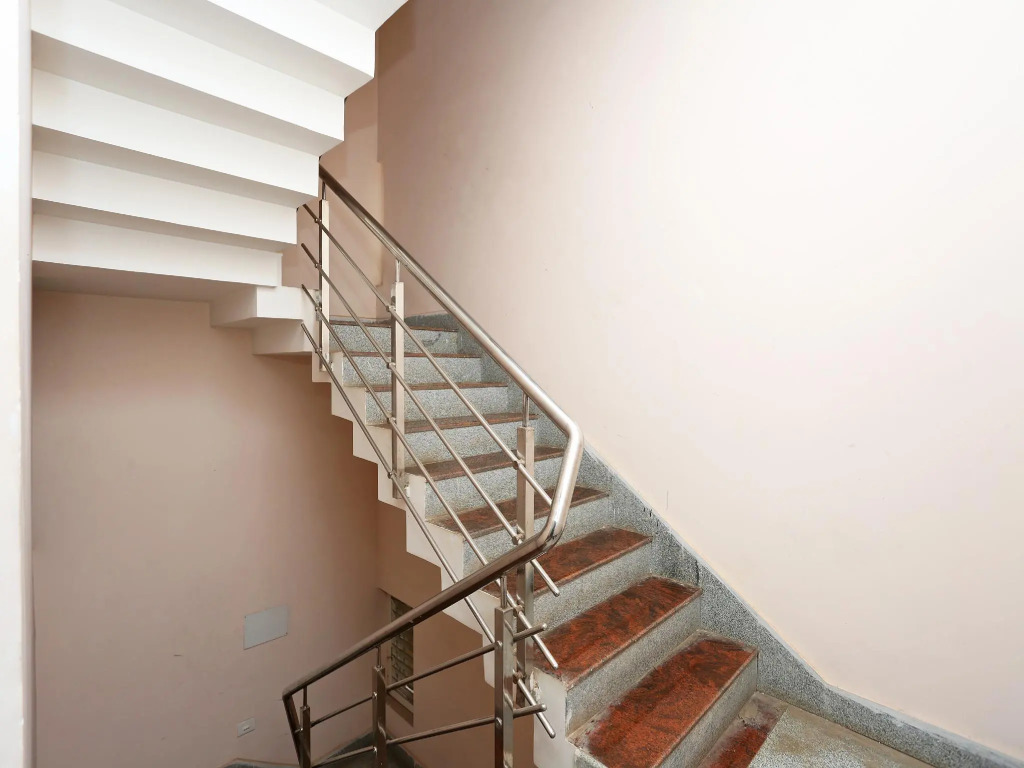 OYO 9548 Hotel Regent