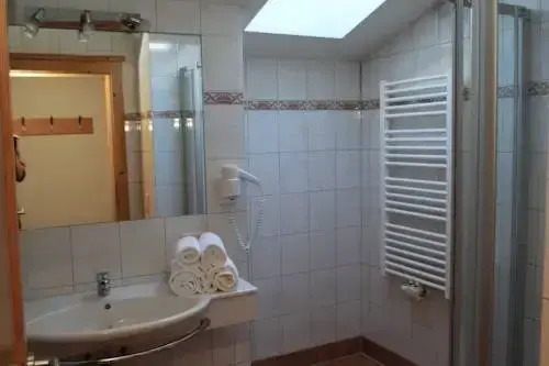 Shangri-La Apartments