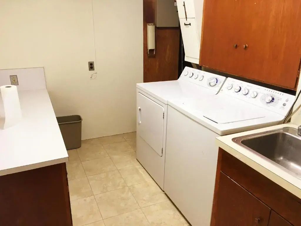 Private Unit / Private Bathroom Near BART & SF