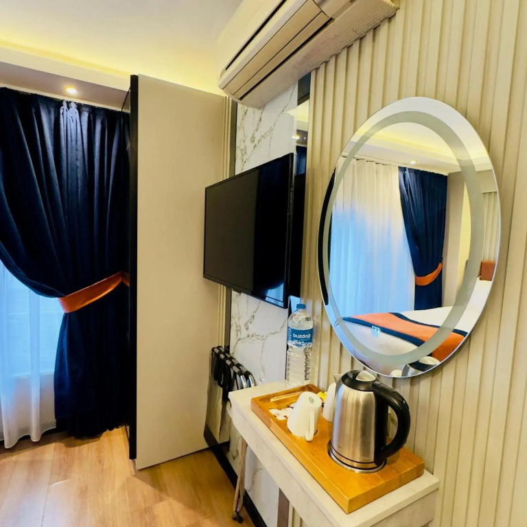 Regency World Suite