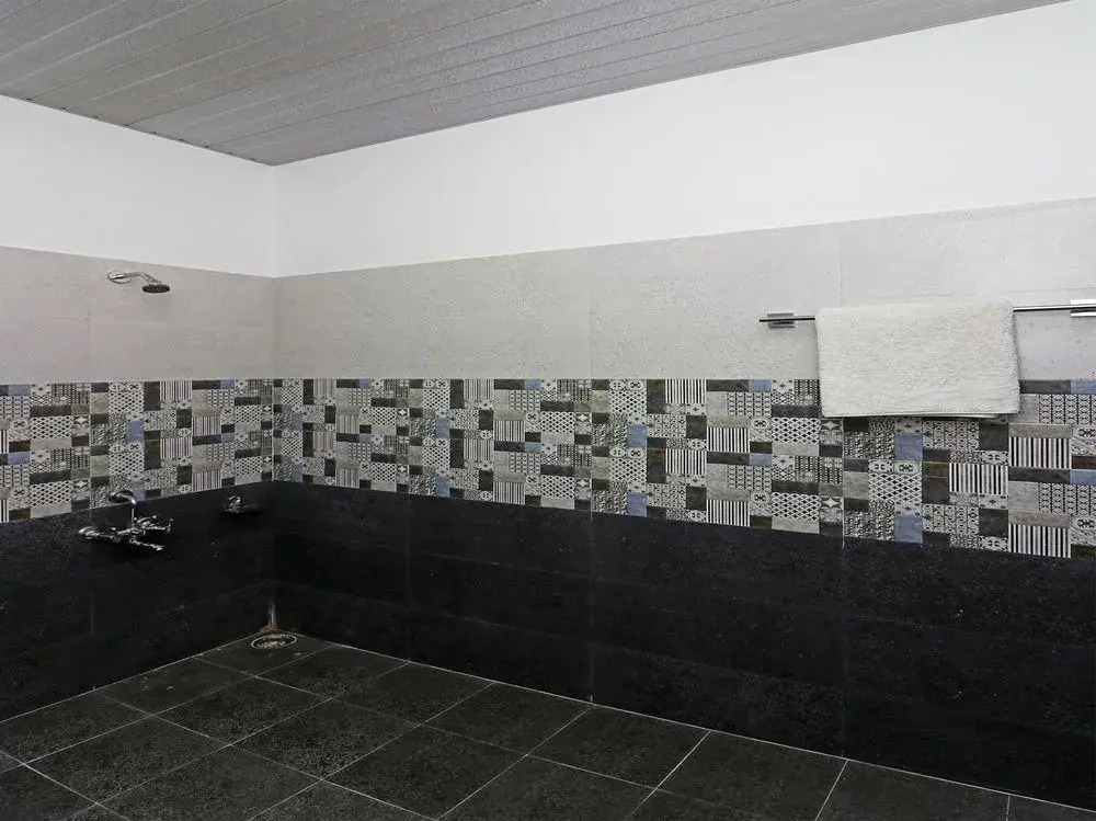 Oyo 13920 Home Spacious Studios Shuru