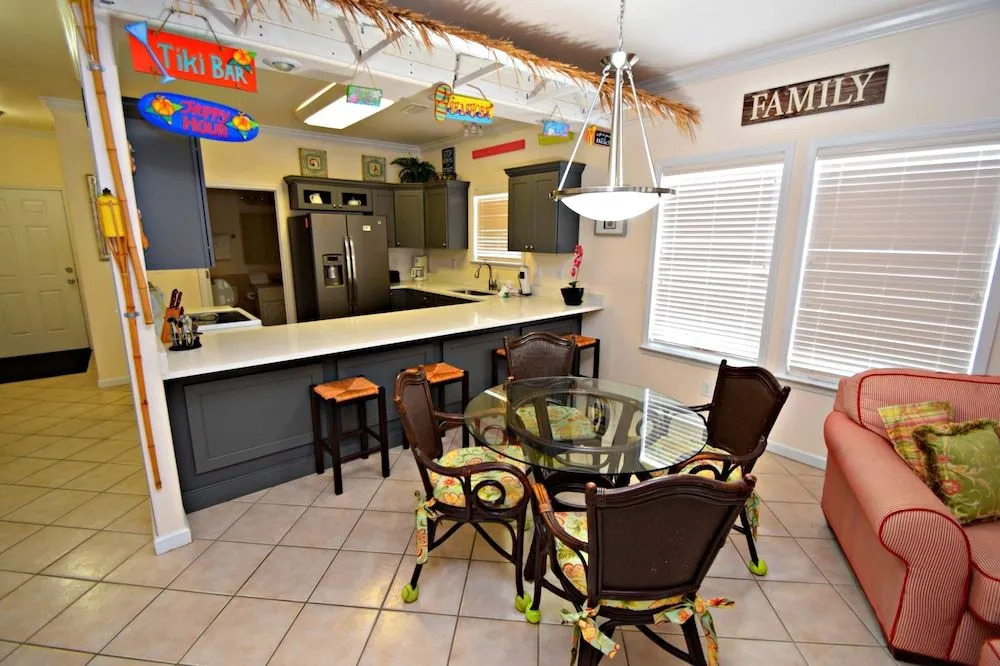 Spinnaker Pointe 1B by RedAwning