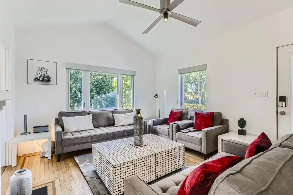 Villa Ardmore - Indulge in Spa Living with Guesthouse & Private Pool