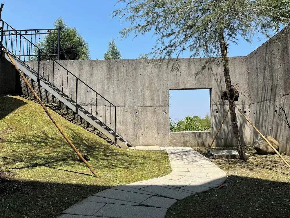 Xi Tou in Sunny Day Inn