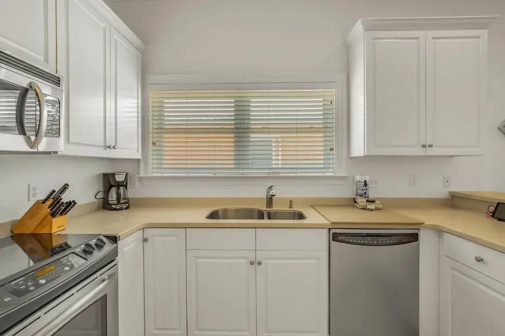 North Floor Pet-friendly Duplex on Little Lagoon