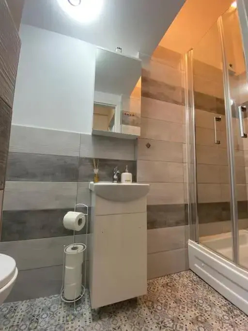 Ultracentral Studio Apartment in Victory Square