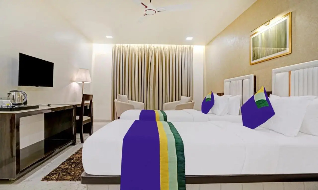 Treebo Premium Golden Bliss Trimurti Nagar Square