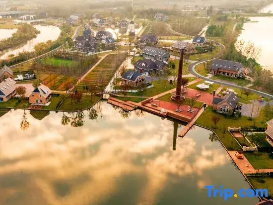 Lake Roli Resort