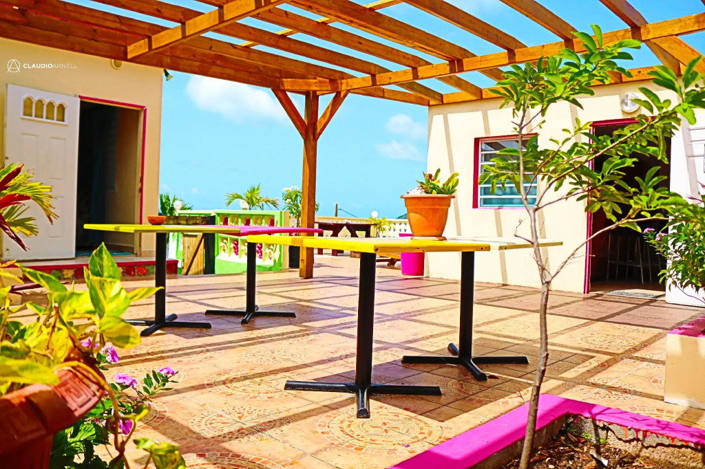 Over The Hill Residence - Your Tranquil Oasis