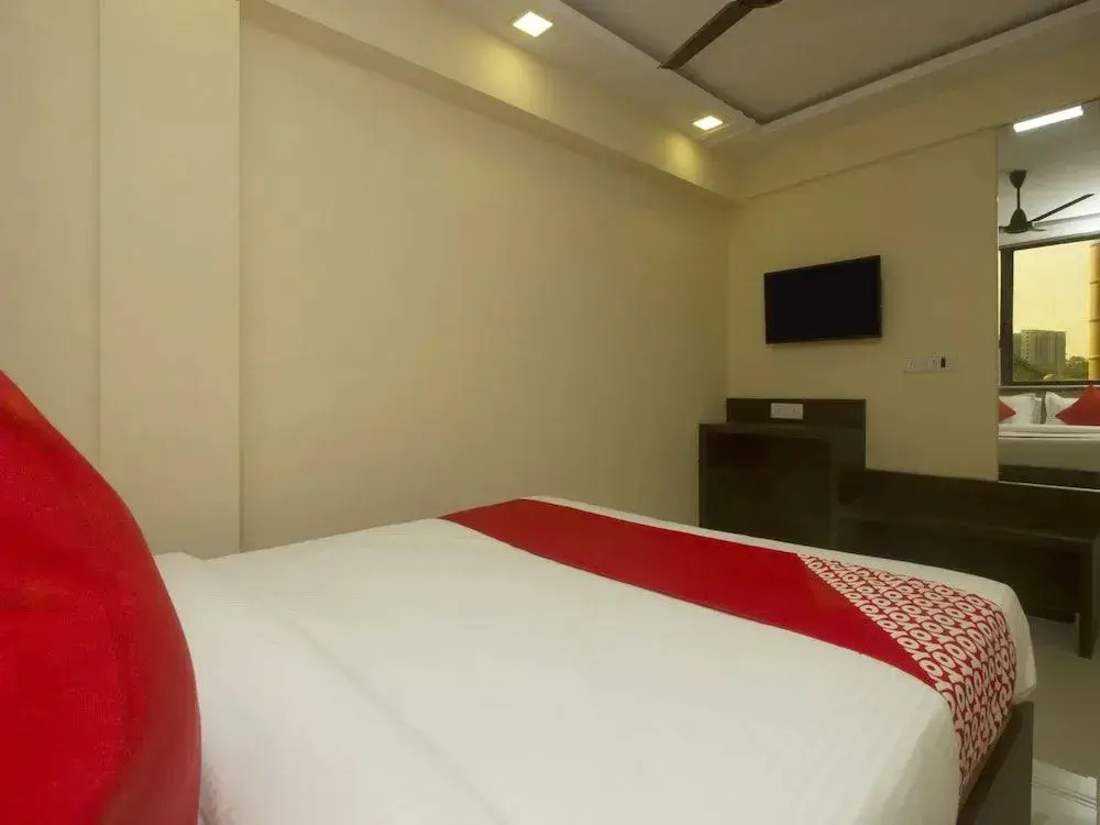 OYO 17393 Hotel Elite Plaza