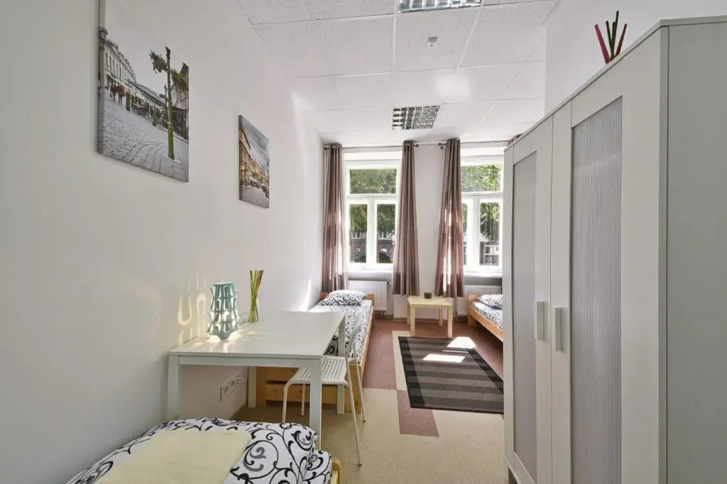 Laisves Avenue Hostel "Easy Kaunas"