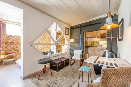 Bright Historical Apartment