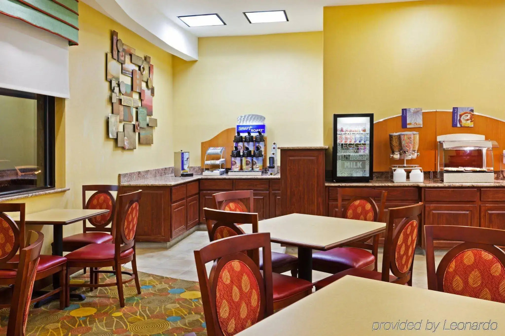 Holiday Inn Express & Suites Greensboro - I-40 atWendover by IHG