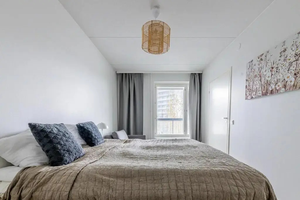 SleepWell Apartments Niittykumpu 12 - Metro, 15 min from Helsinki City