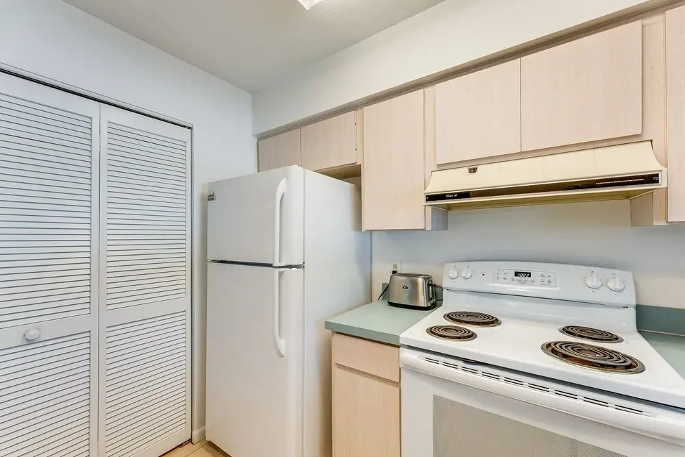 Pet-friendly Englewood Getaway Near Ocean!