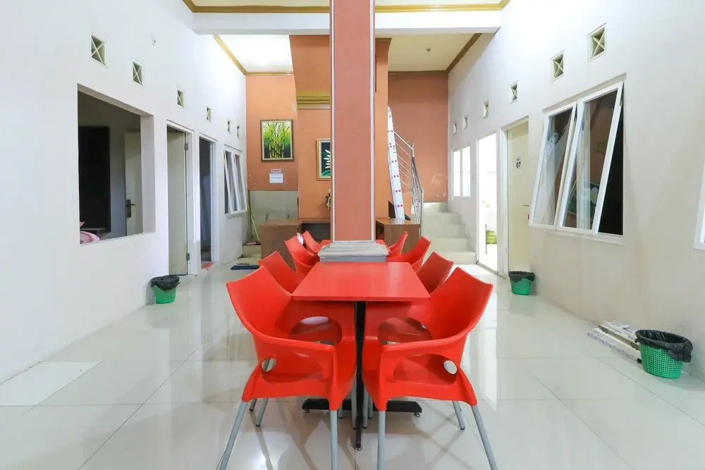 Homestay Babussalam Rungkut Mitra RedDoorz