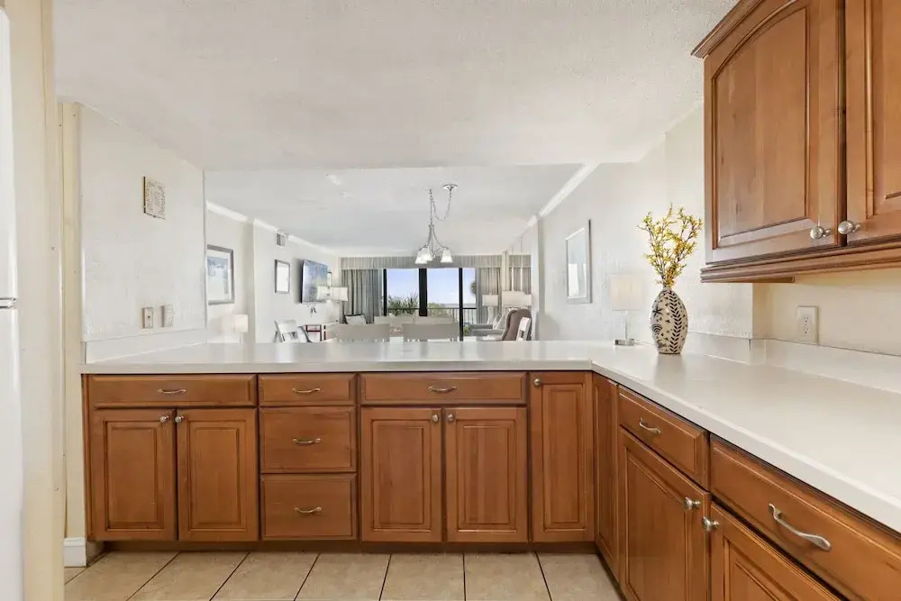 2BR Ocean View Condo w Private Balcony