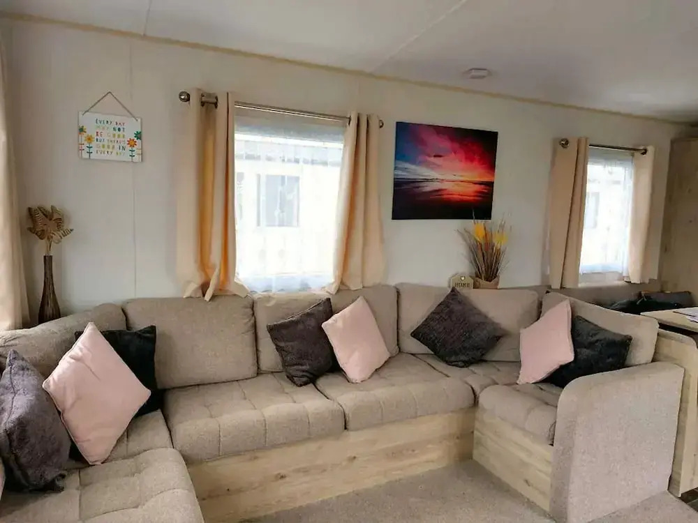 3 Bedroom Caravan - Sleeps 8 - Pets & Free Parking
