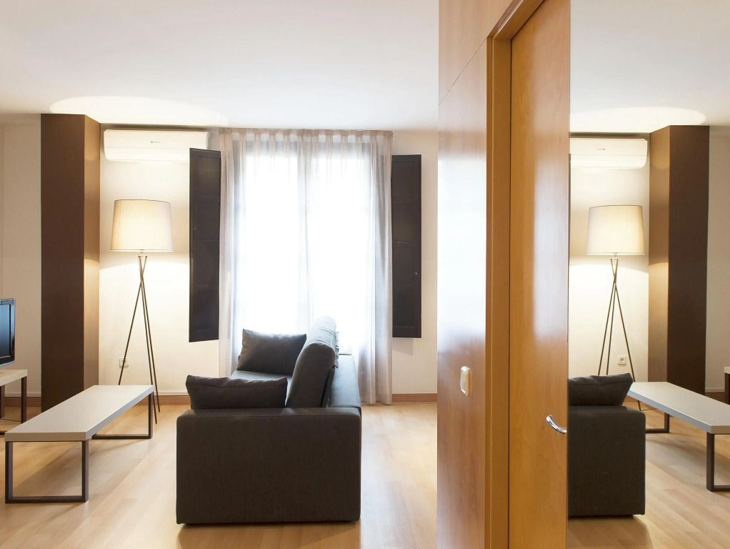 Aspasios Plaza Real Apartments