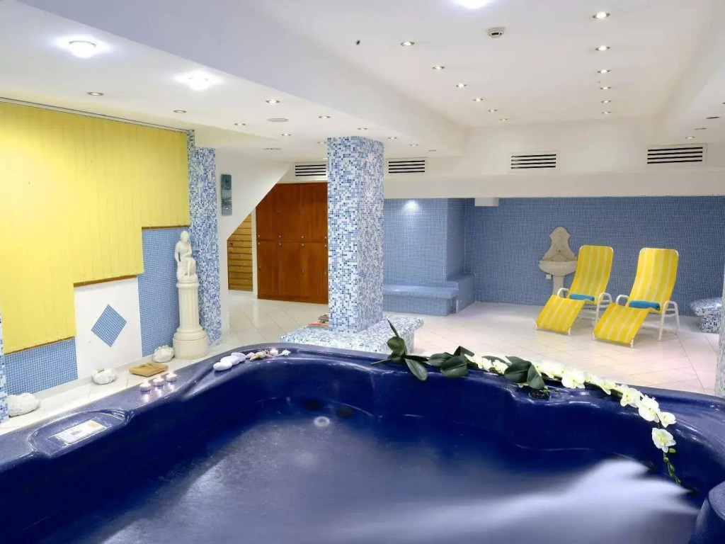 Hotel Irottkö
