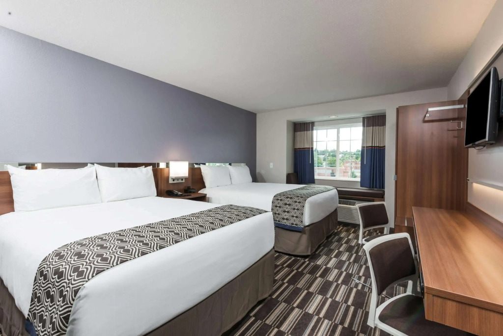 Microtel Inn & Suites by Wyndham Altoona