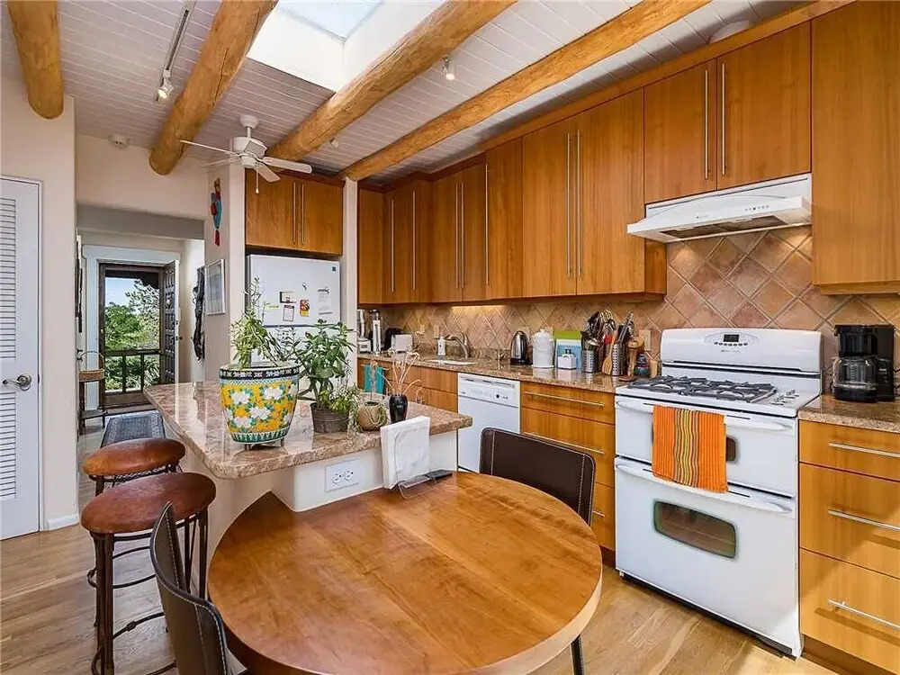 Casa Galleria, 3 Bedrooms, Wifi, Fireplace, Fenced Yard, Sleeps 9