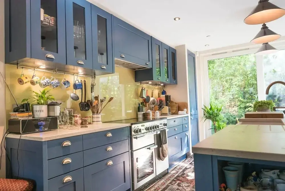Cosy And Beautiful 4br House