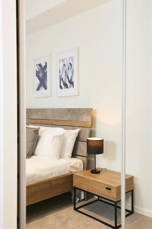 Spacious and Bright 1 Bedroom Apartment